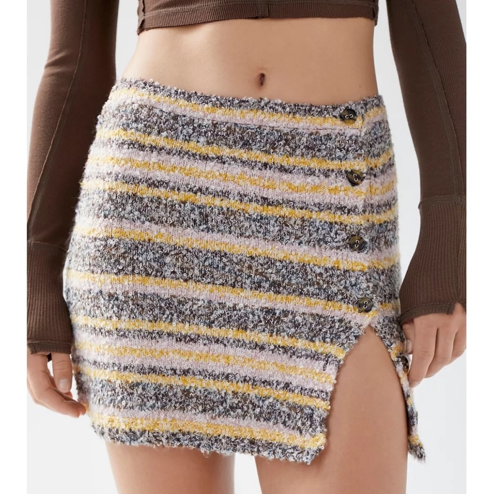 🟤NWT URBAN OUTFITTERS Aster Fuzzy Knit Mini Skirt